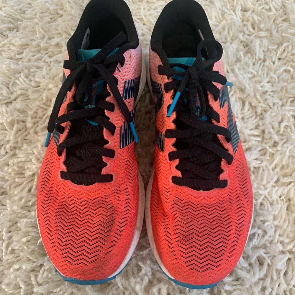 Gently used Women’s New Balance Rev Lite 1400v6, size 7.5